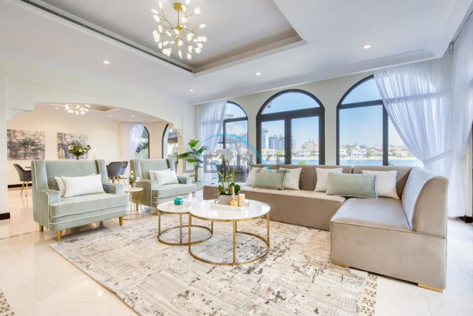 View (from property/room), Living room, Seating area