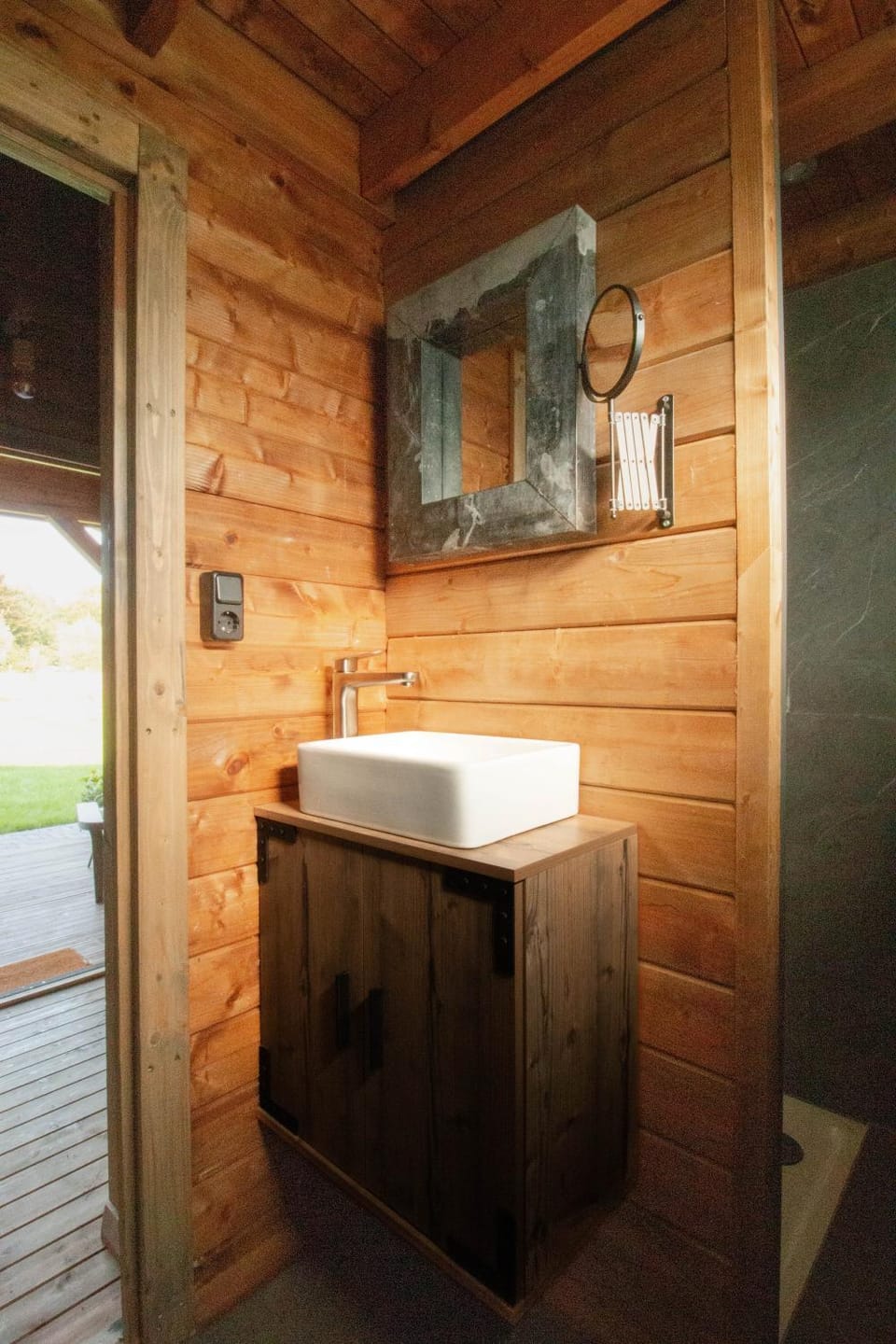 Old Deer Lodge by Neeltje Soet Chalet in Limburg (province)