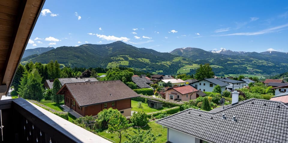 Property building, Day, Natural landscape, Bird's eye view, Mountain view