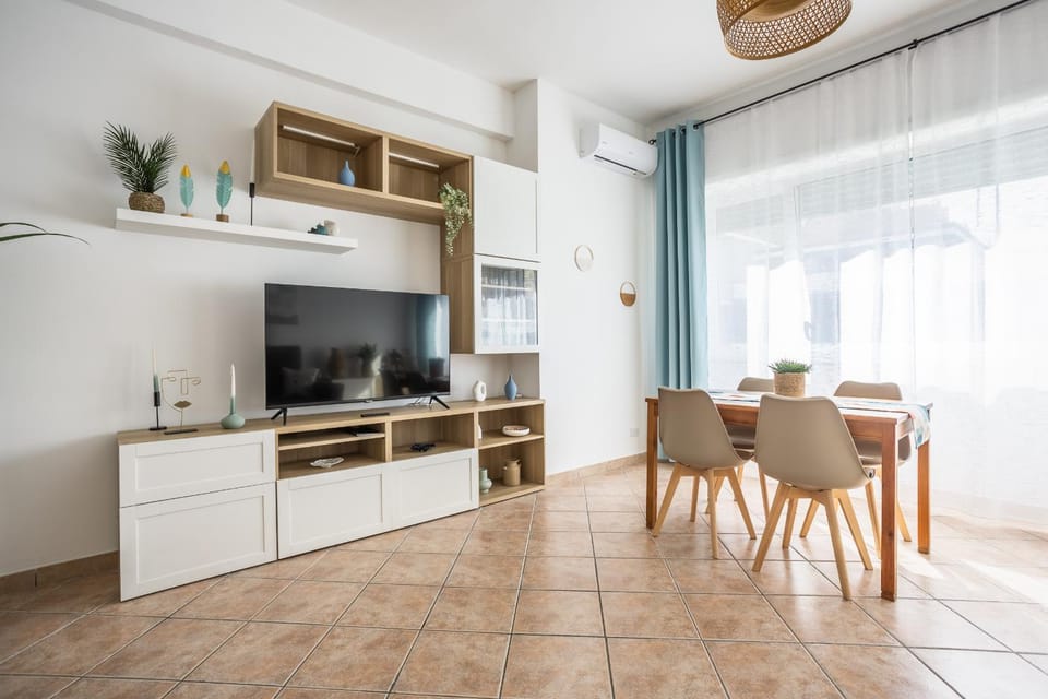 TV and multimedia, Living room, Seating area, pet friendly