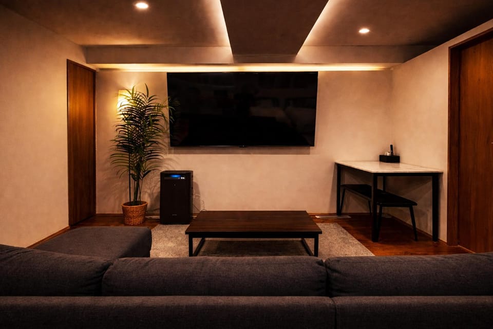 Communal lounge/ TV room, TV and multimedia, Living room, Seating area, Evening entertainment