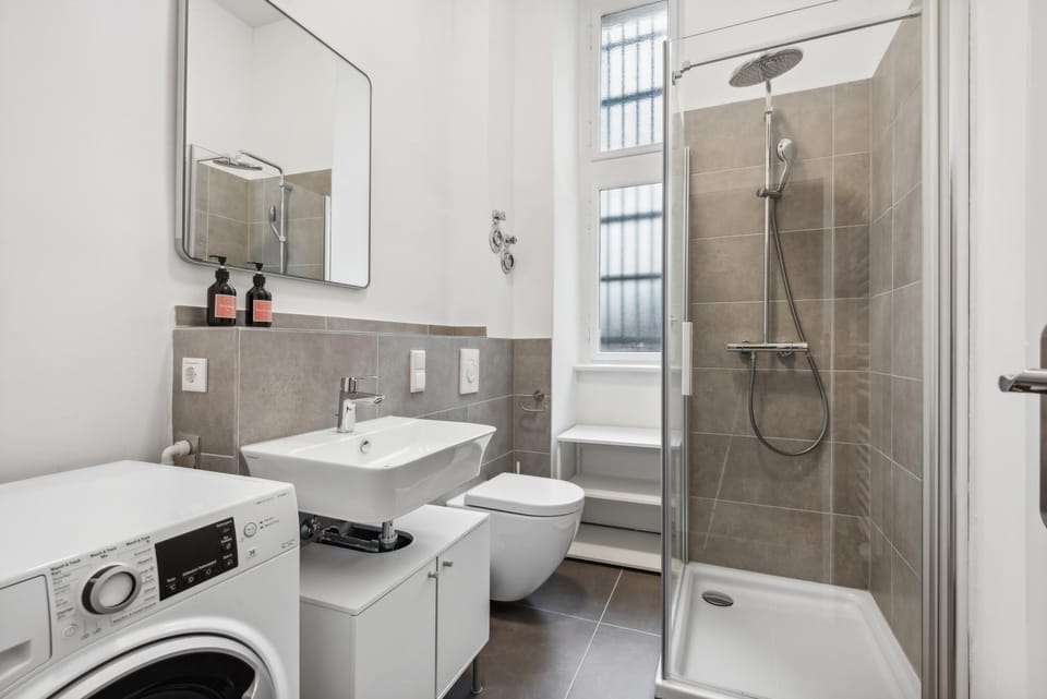 Shower, Toilet, Bathroom, washing machine