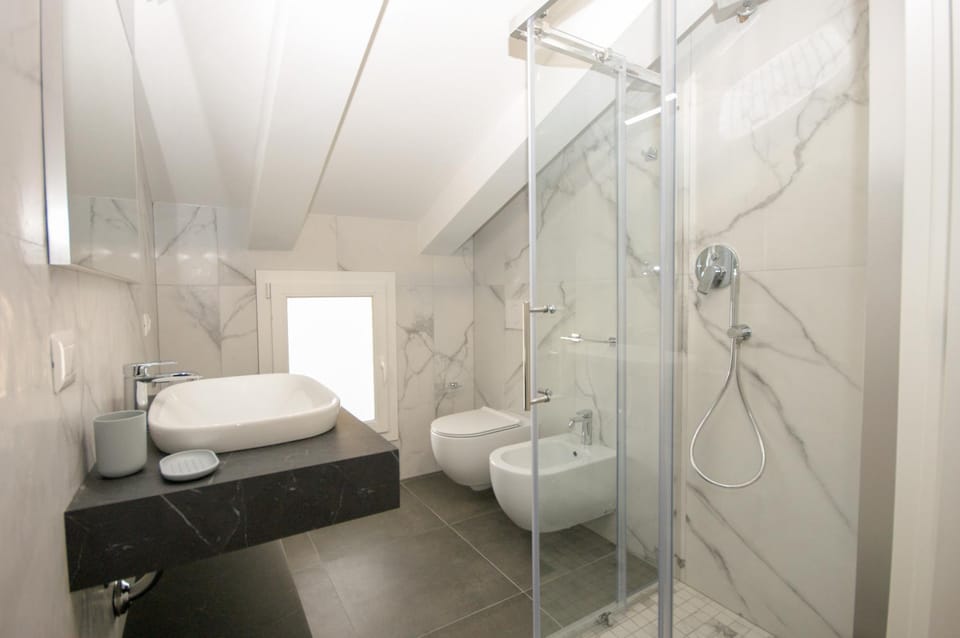 Shower, Toilet, Bathroom, bidet