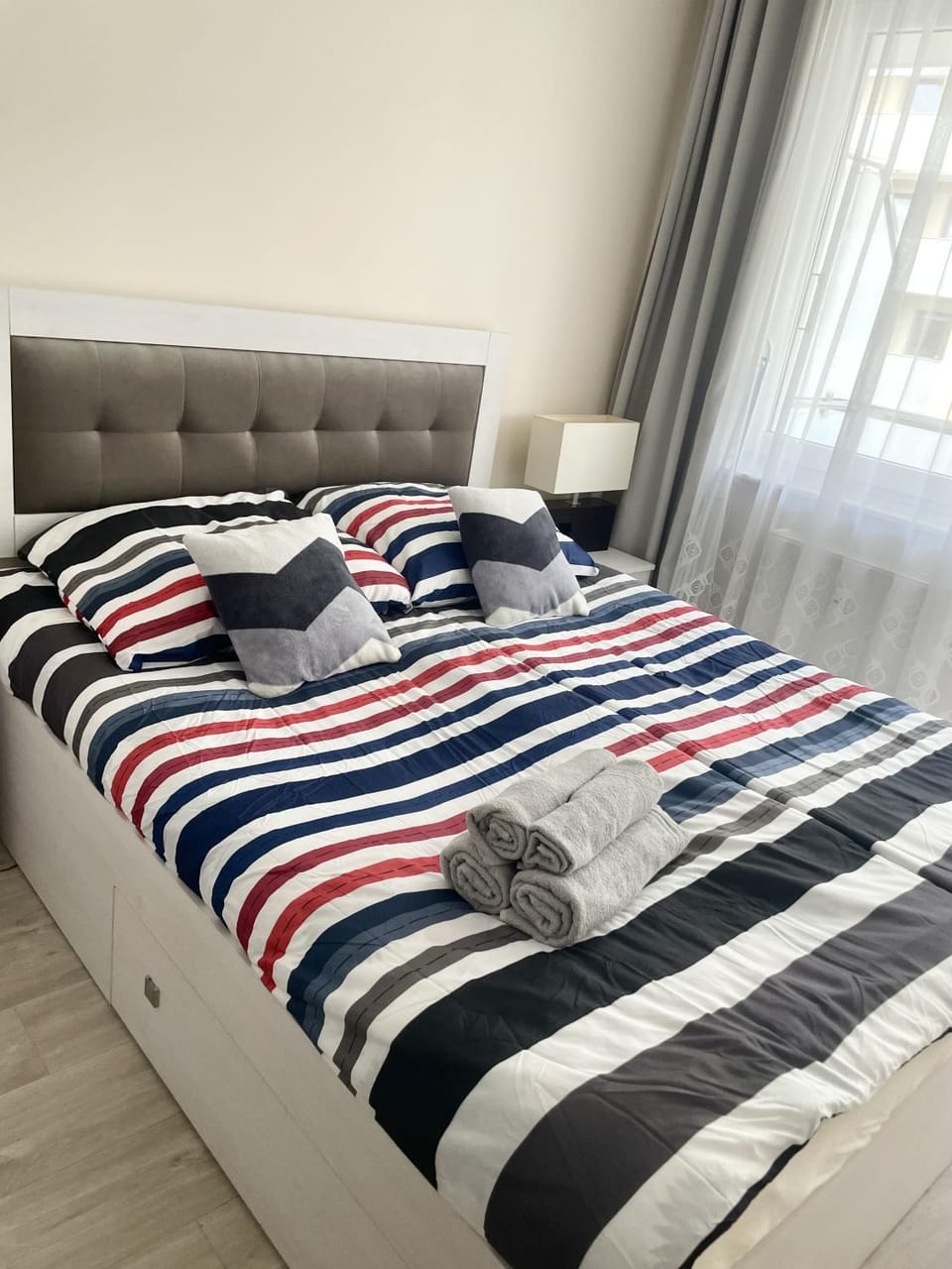 Bed, Photo of the whole room, Bedroom, towels