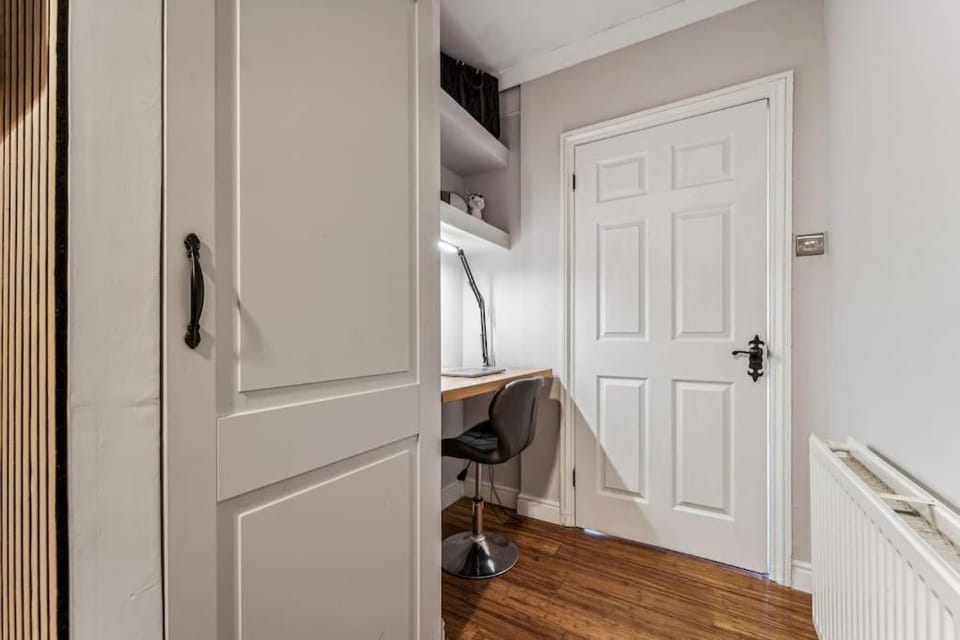 Business facilities, wardrobe