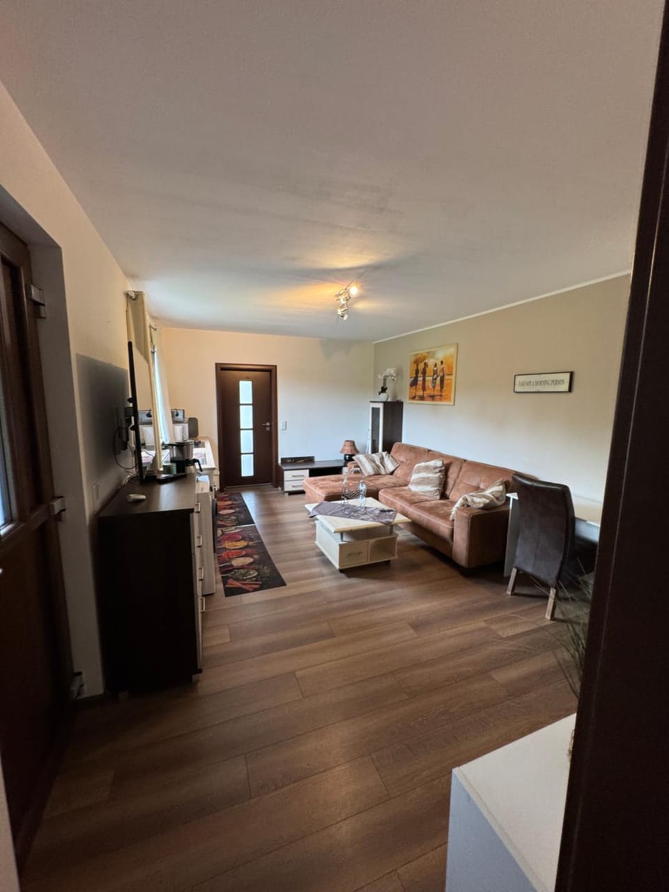 TV and multimedia, Living room, Photo of the whole room, Seating area