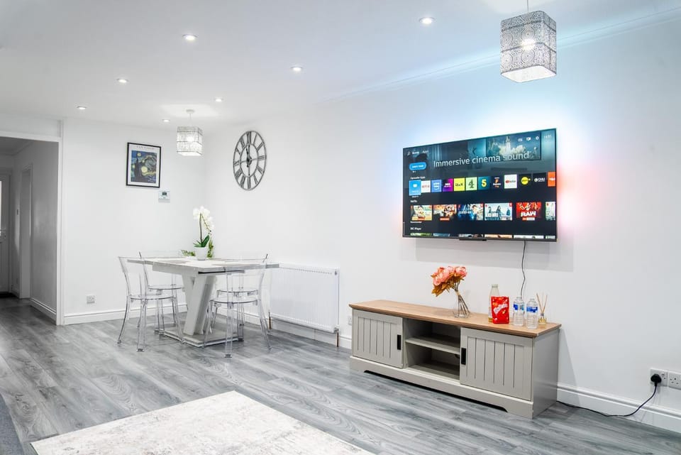 Karazo LTD - Luxurious contractor friendly 2 bed in Croydon House in Croydon