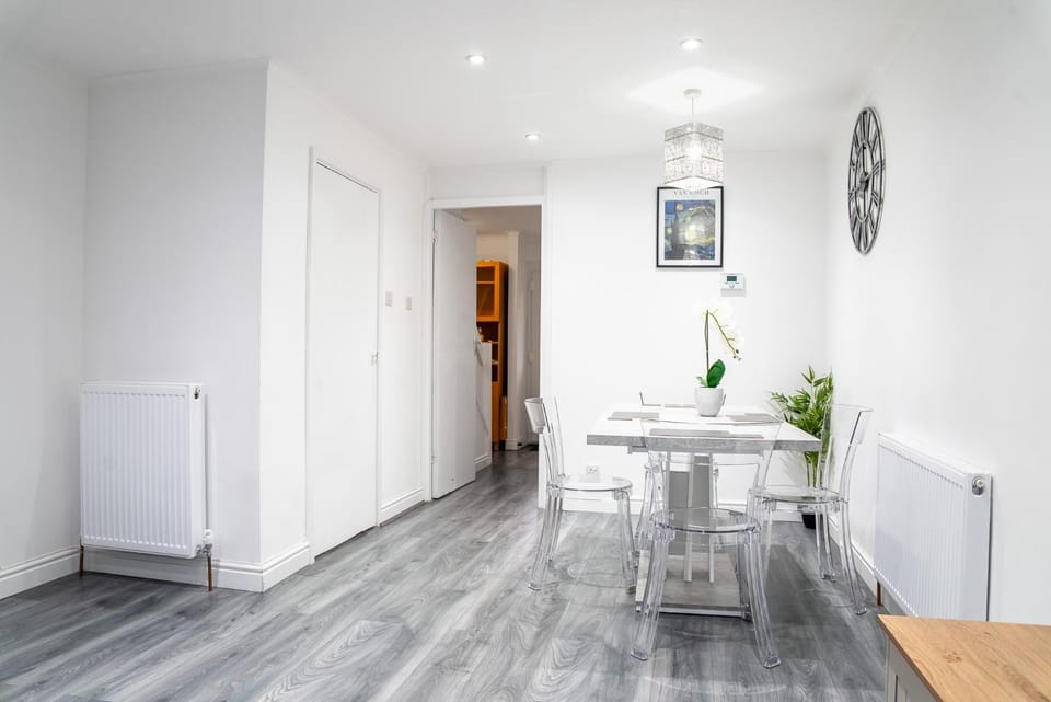 Karazo LTD - Luxurious contractor friendly 2 bed in Croydon House in Croydon