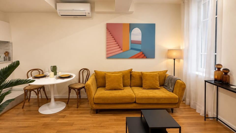 Living room, Seating area, Dining area, air conditioner