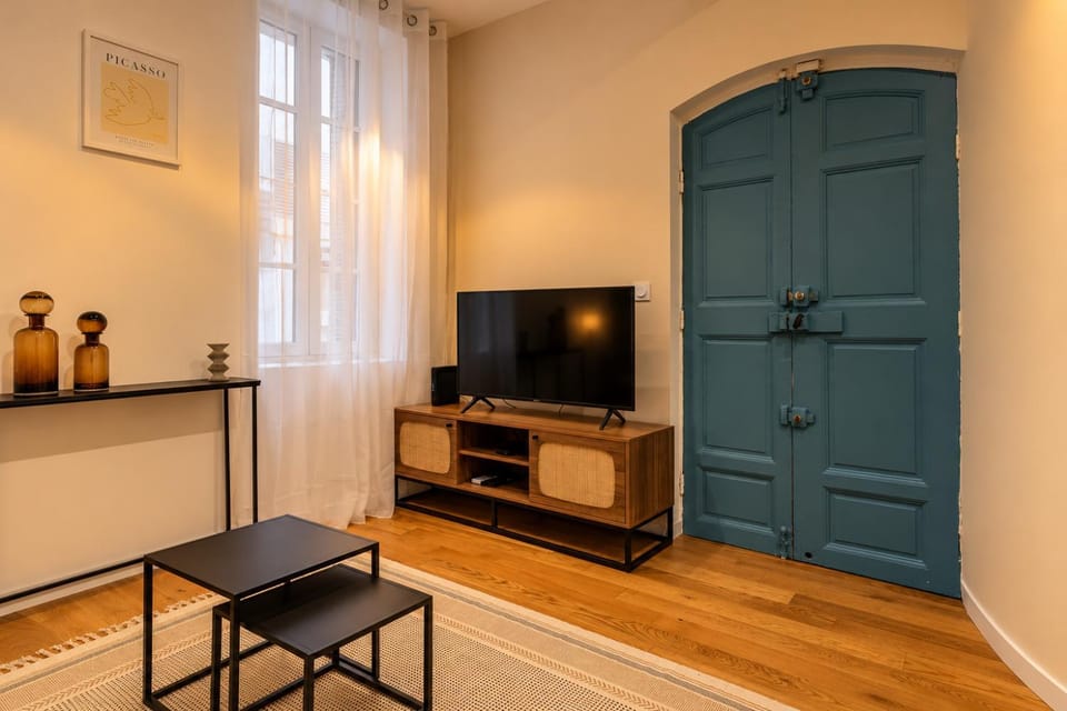 Communal lounge/ TV room, TV and multimedia