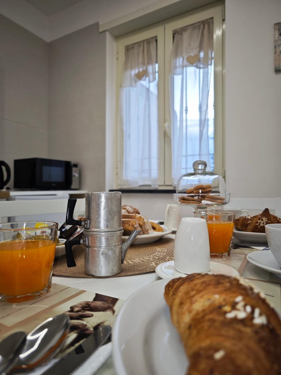 Kitchen or kitchenette, Breakfast
