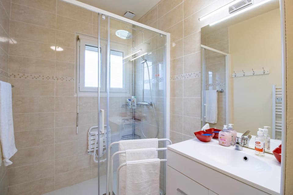 Bathroom, Living room