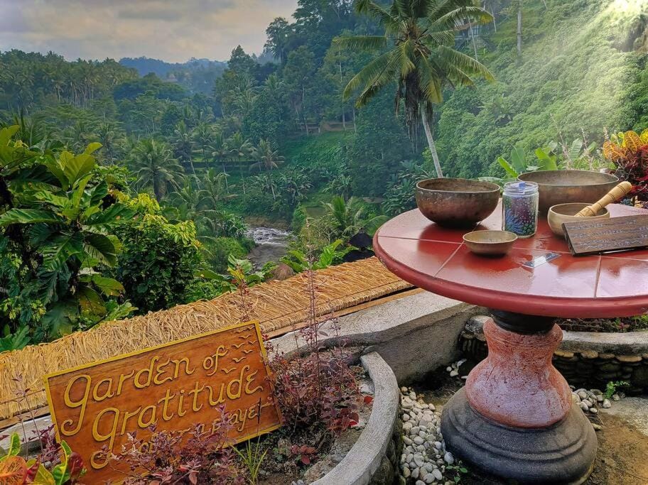 Day, Natural landscape, Garden, View (from property/room), Balcony/Terrace, Garden view, Mountain view