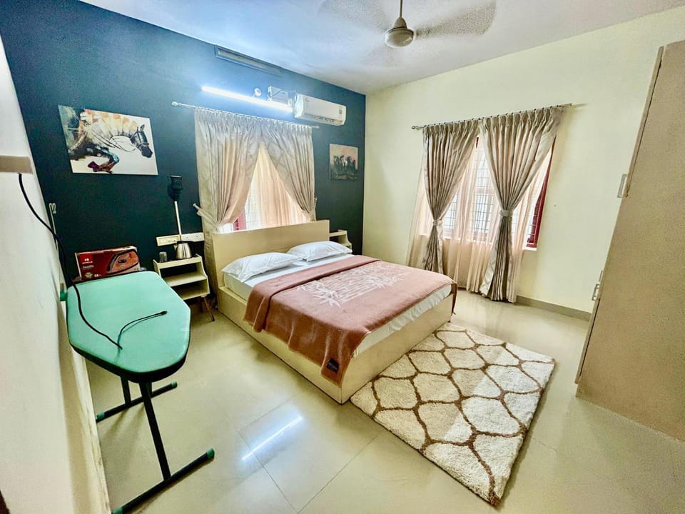 Photo of the whole room, Bedroom