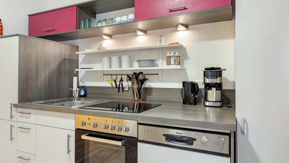 Kitchen or kitchenette, Living room