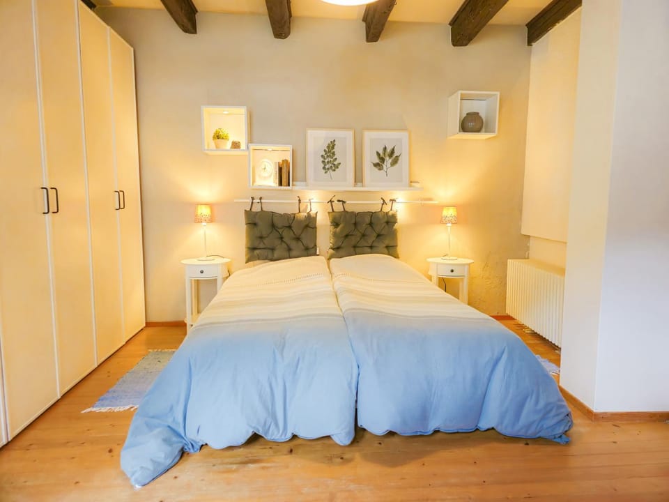 Bed, Photo of the whole room, Bedroom, wardrobe