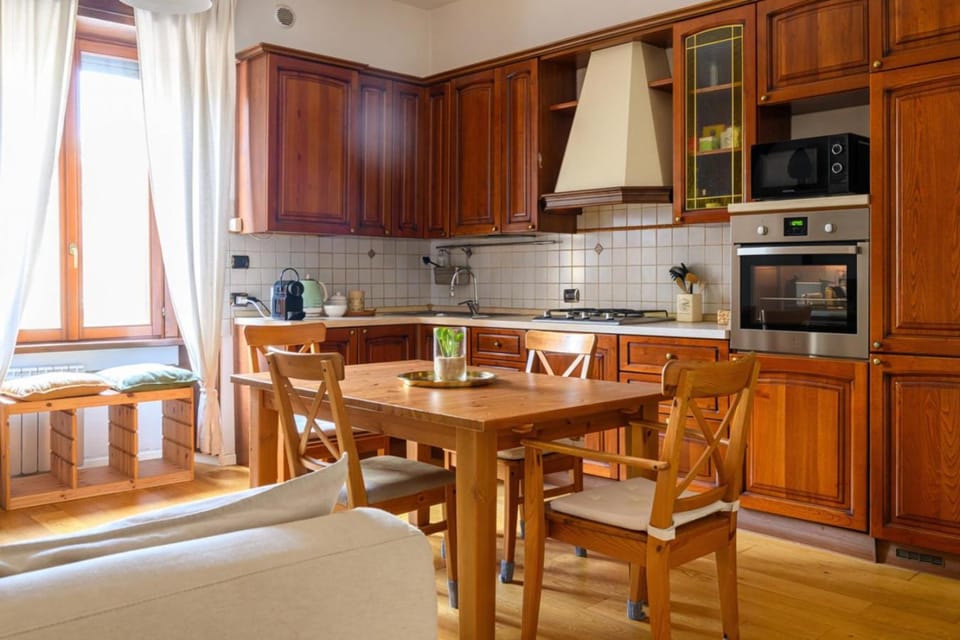 Kitchen or kitchenette, Dining area, dishwasher, microwave, oven, stove