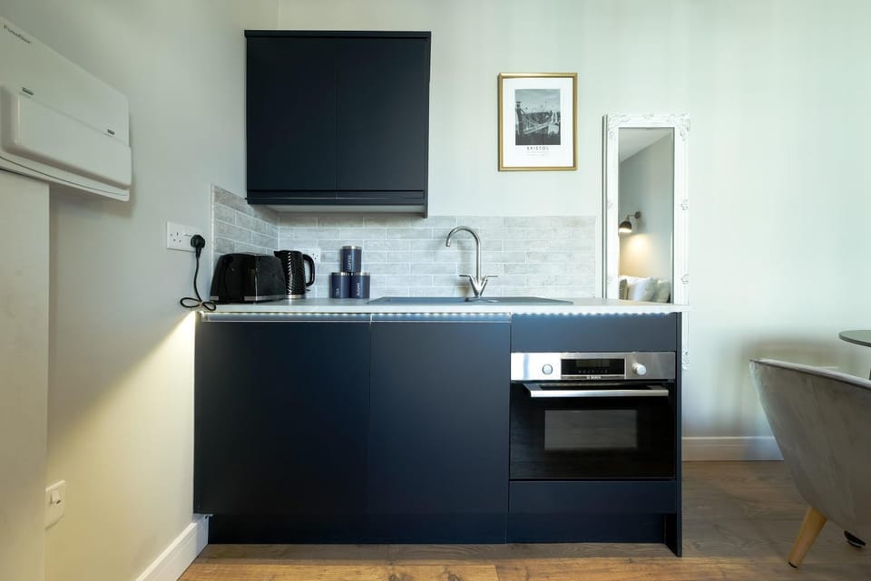 The Willow - Studio 11 Apartment in Bristol