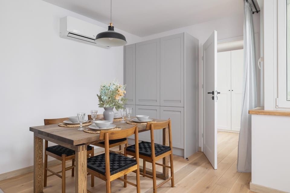 Dining area, wardrobe