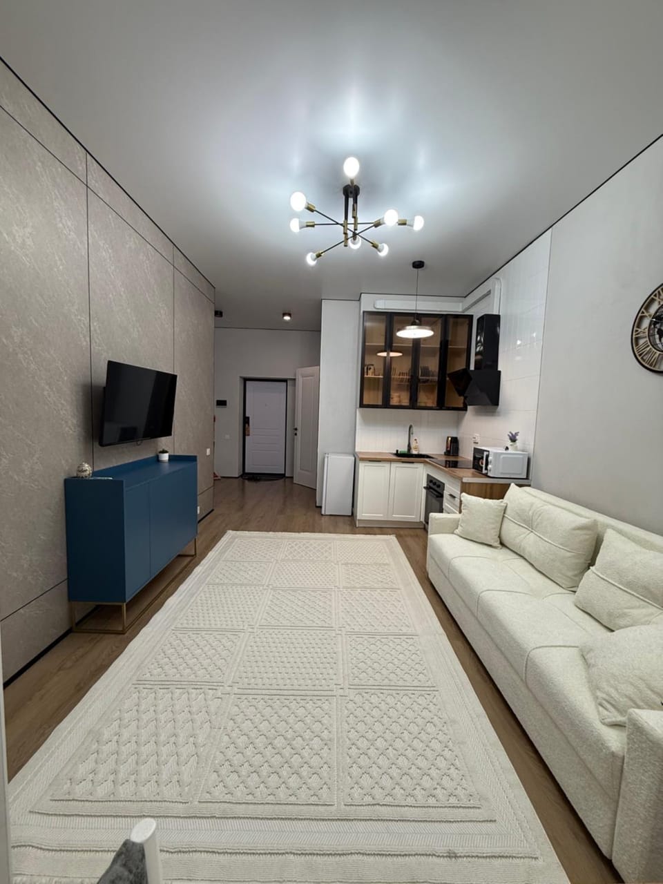2-комнатная квартира в Комфорт Сити с видом на горы Apartment in Almaty