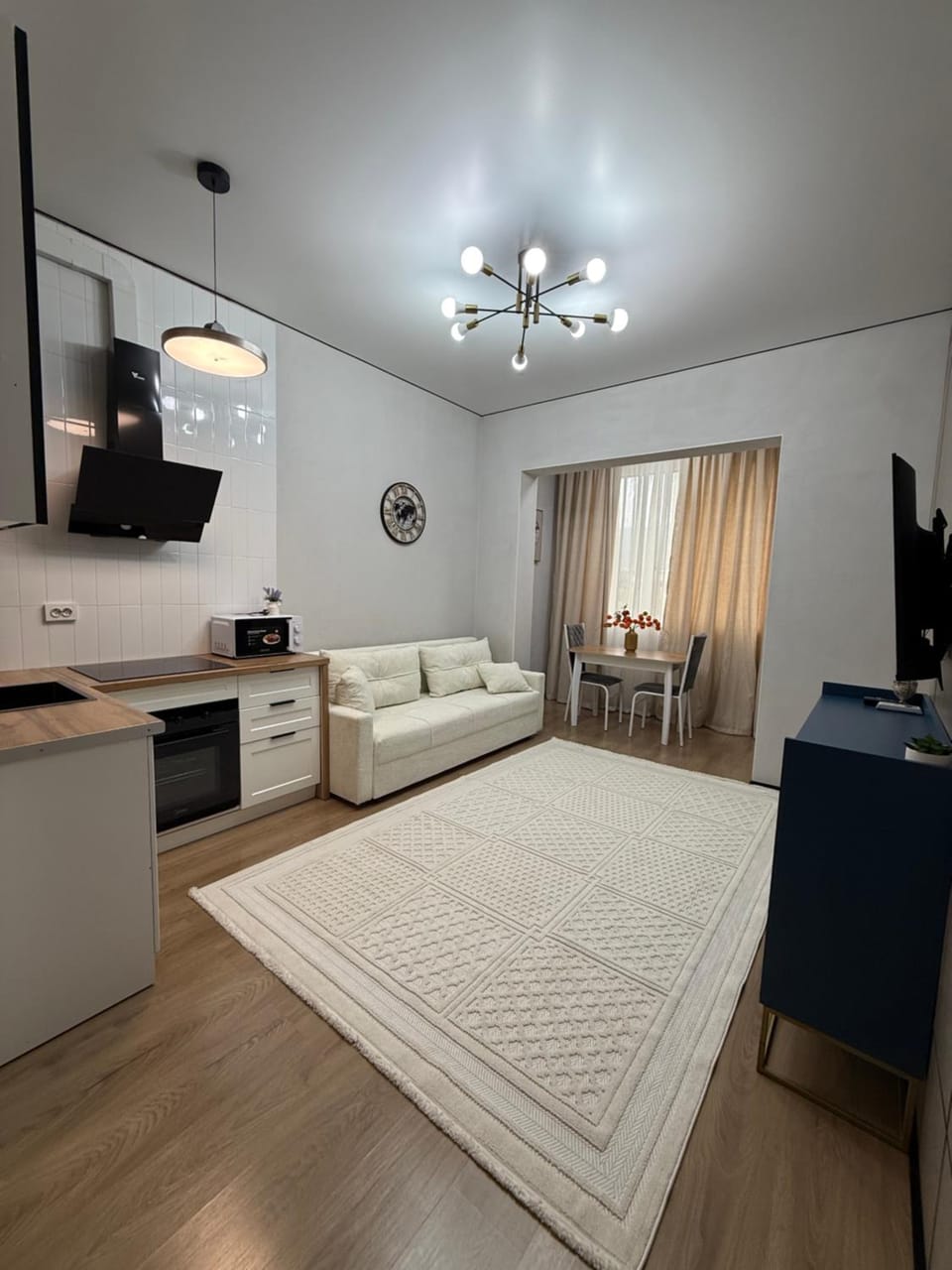 2-комнатная квартира в Комфорт Сити с видом на горы Apartment in Almaty