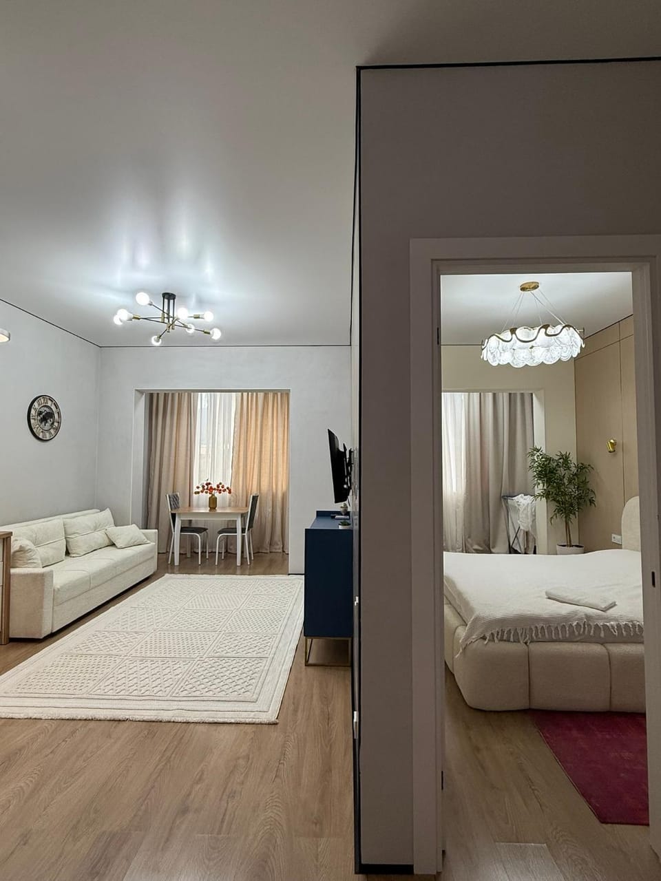 2-комнатная квартира в Комфорт Сити с видом на горы Apartment in Almaty