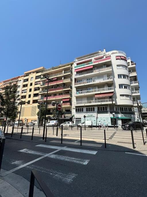 Magnifique 2 pièces à 2 pas de la mer Apartment in Nice
