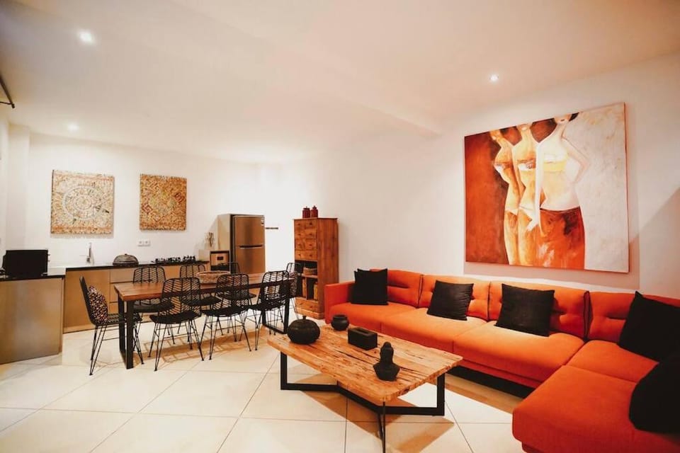 Elegant 5 Bdr villa in the heart of Seminyak Villa in Kuta