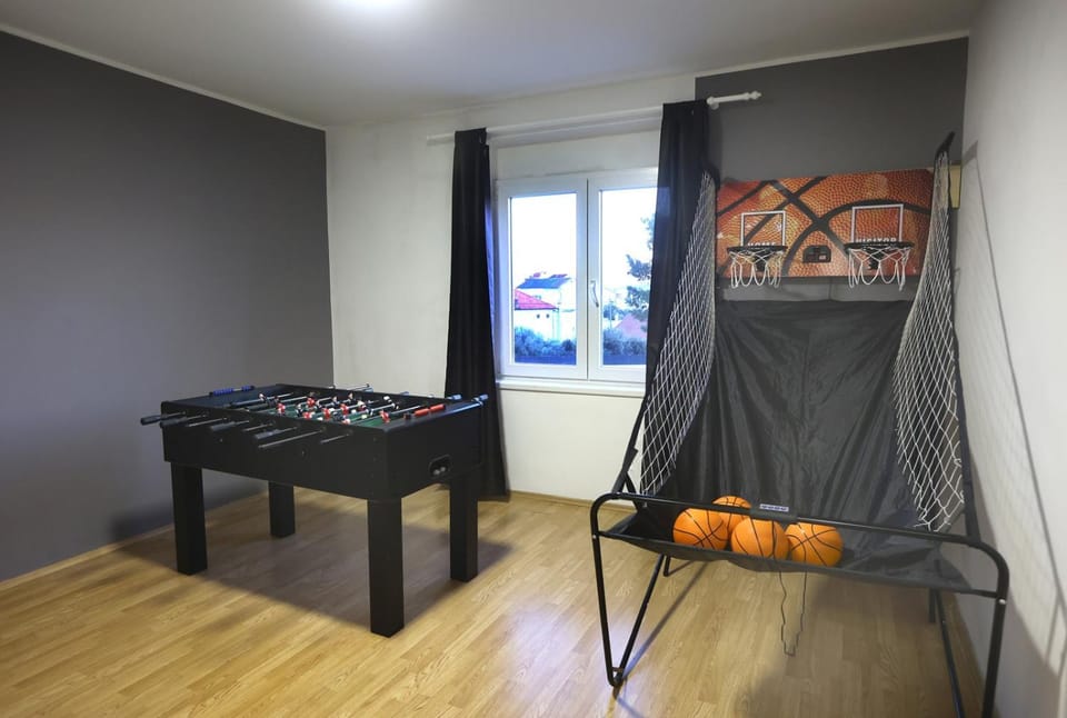 Billiard, Game Room, Sports