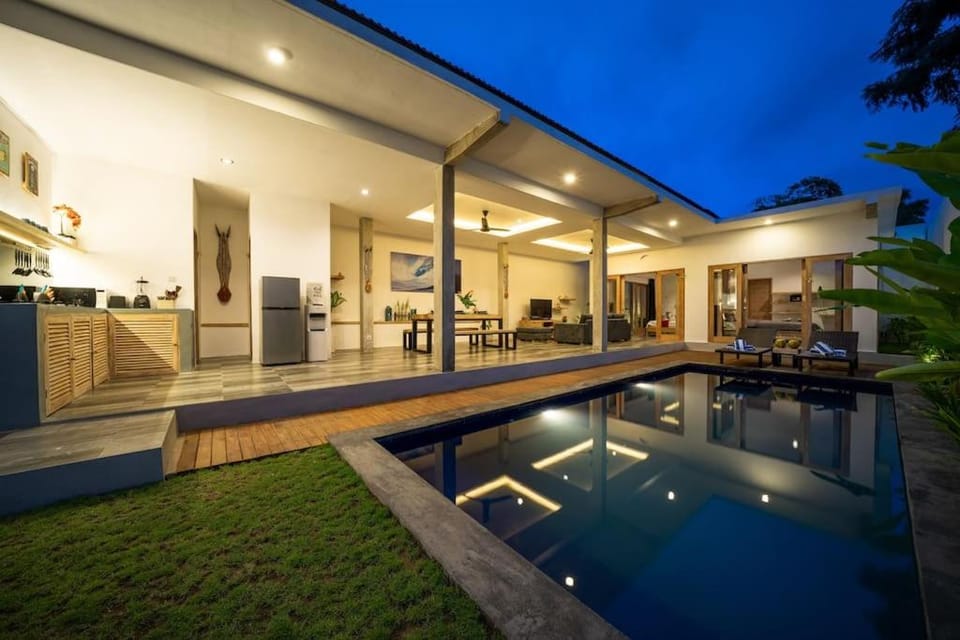 Property building, Patio, Pool view