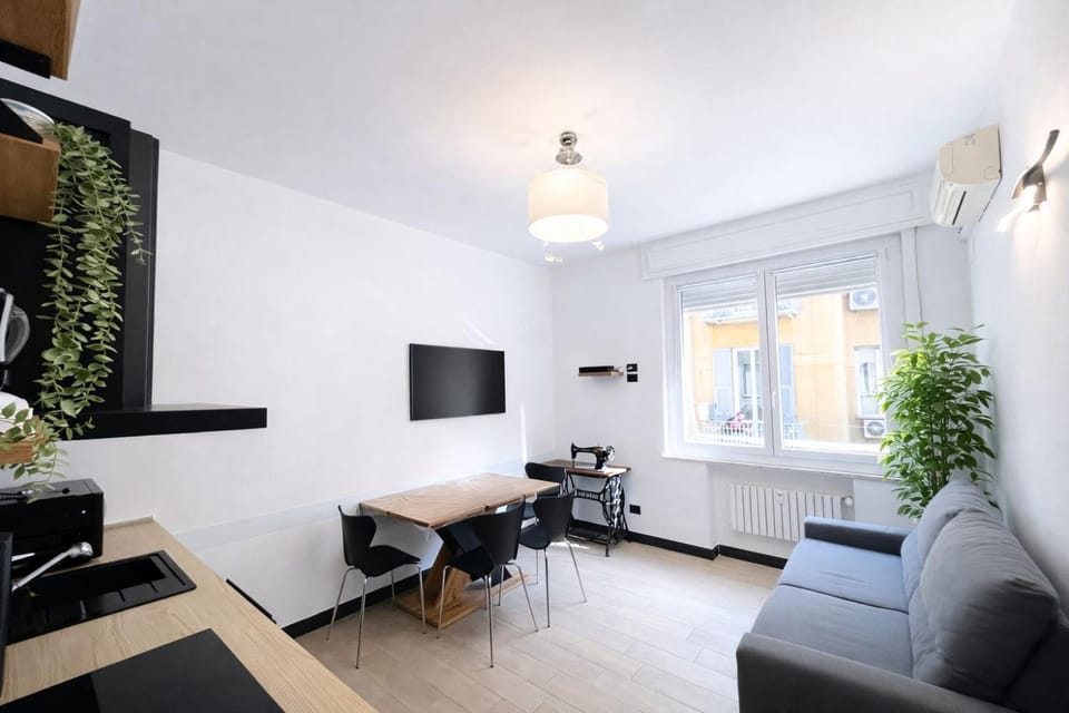 TV and multimedia, Lunch, microwave, kitchen, air conditioner