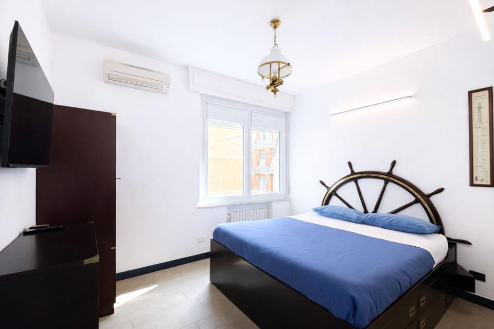 Bed, TV and multimedia, Bedroom, wardrobe