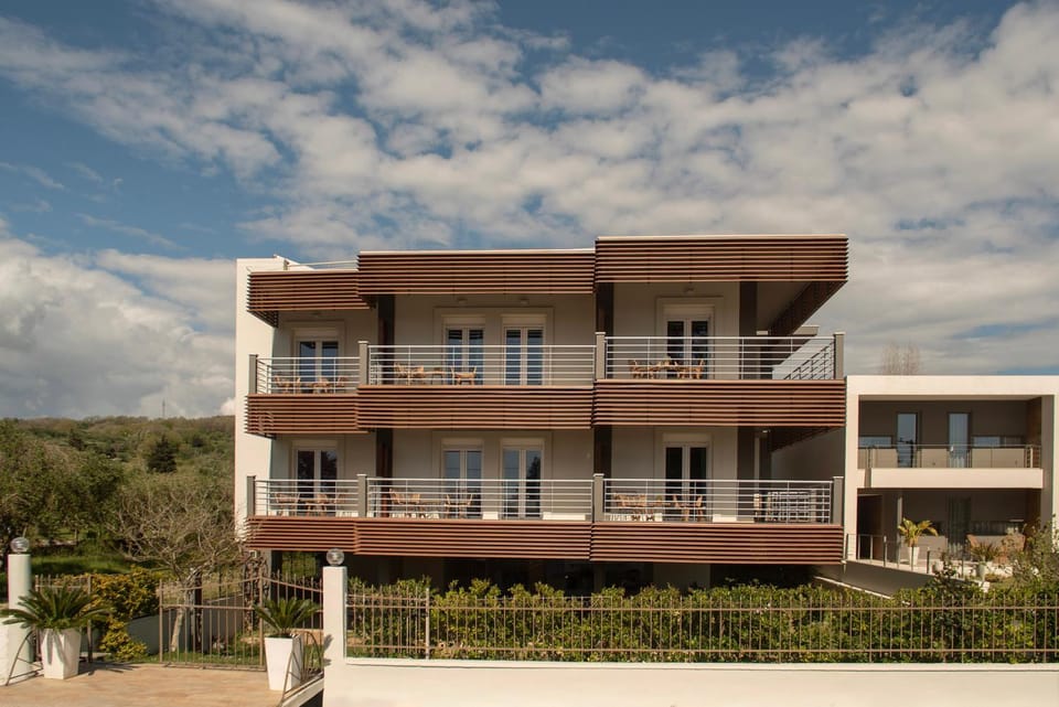 Property building, Day, View (from property/room), Balcony/Terrace