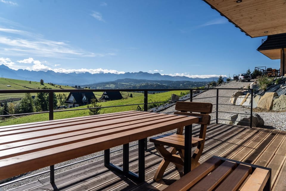 Natural landscape, Balcony/Terrace, Dining area, Mountain view