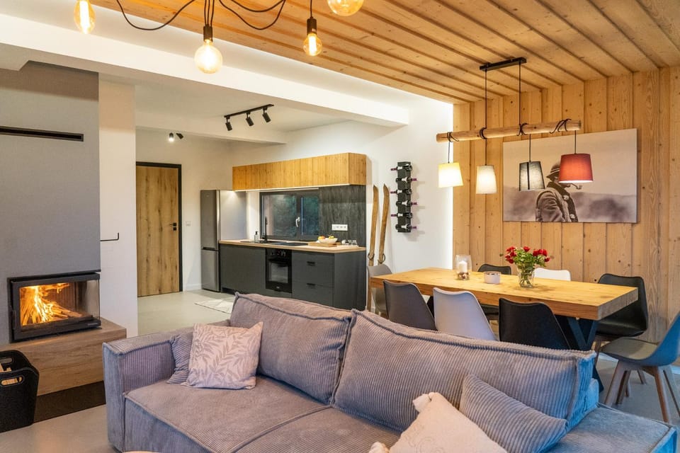 Kitchen or kitchenette, Living room, Seating area, Dining area