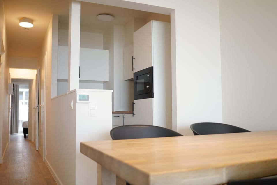 Kitchen or kitchenette, Seating area, Dining area