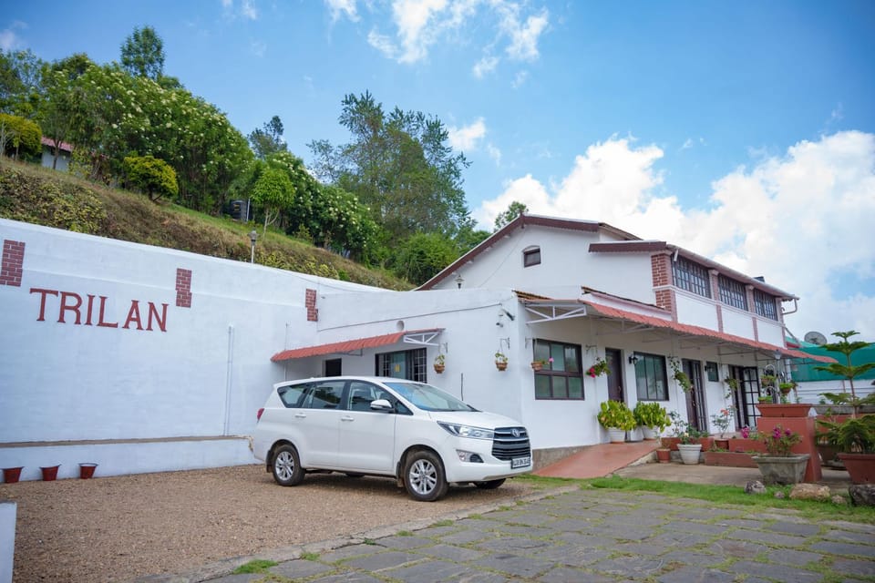 Property building, Day, Parking