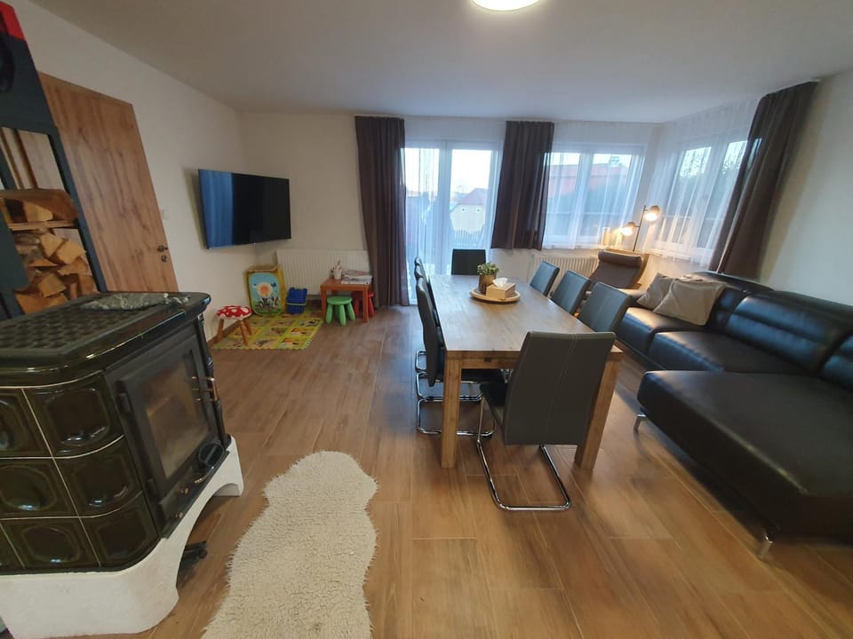 Communal lounge/ TV room, TV and multimedia, Living room, Dining area, Kids's club, Evening entertainment