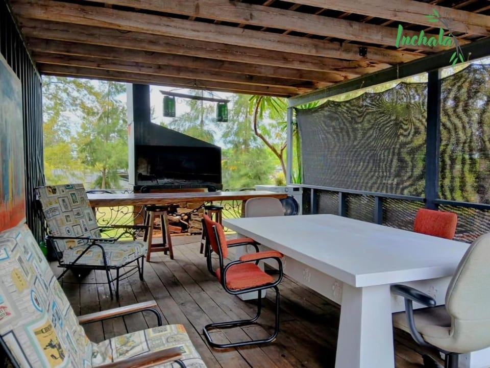 Patio, Day, BBQ facilities, Seating area, Dining area
