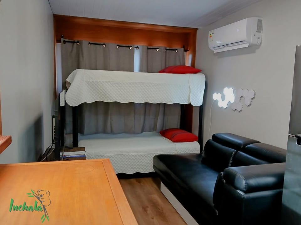 TV and multimedia, Photo of the whole room, Seating area, bunk bed, air conditioner