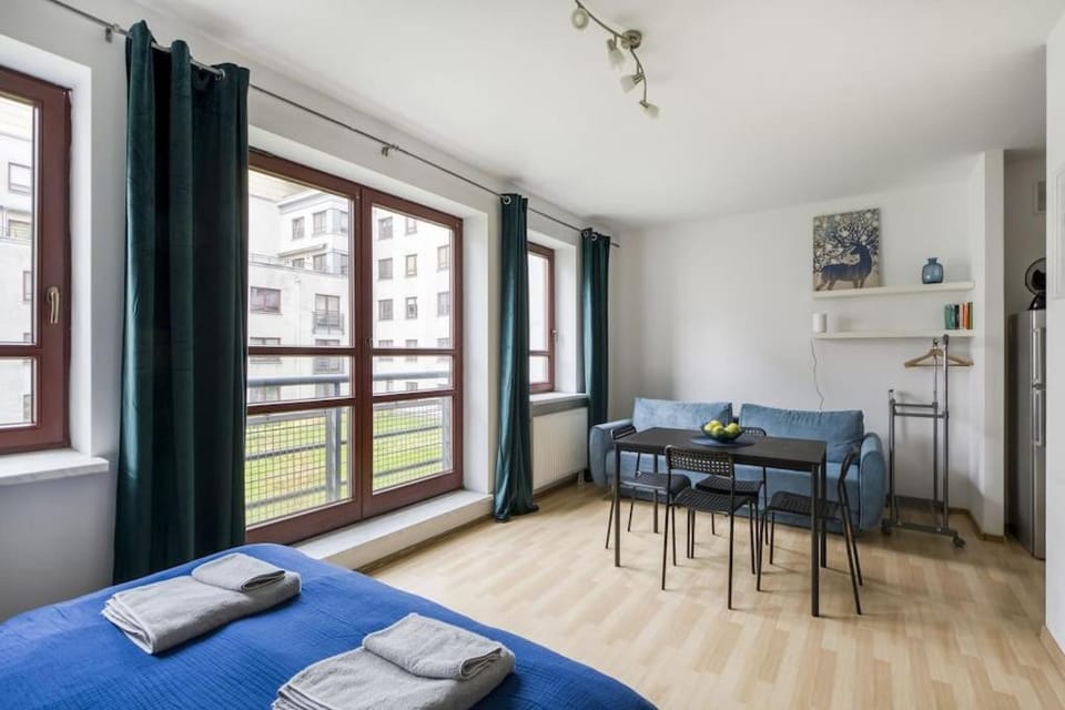 Bed, Living room, Seating area, Dining area, Bedroom