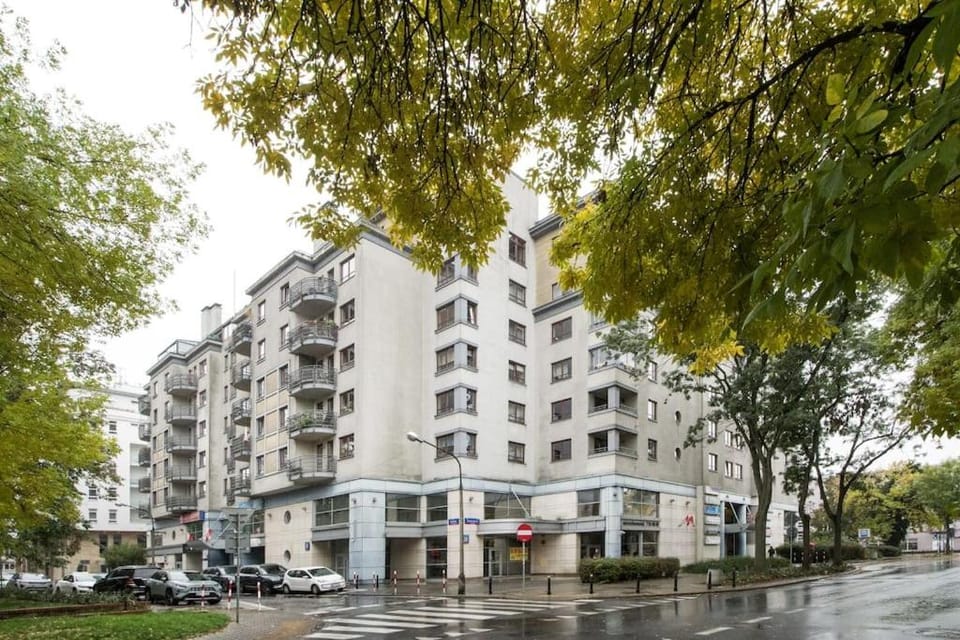 Property building, Day, Neighbourhood, City view, Street view, Location