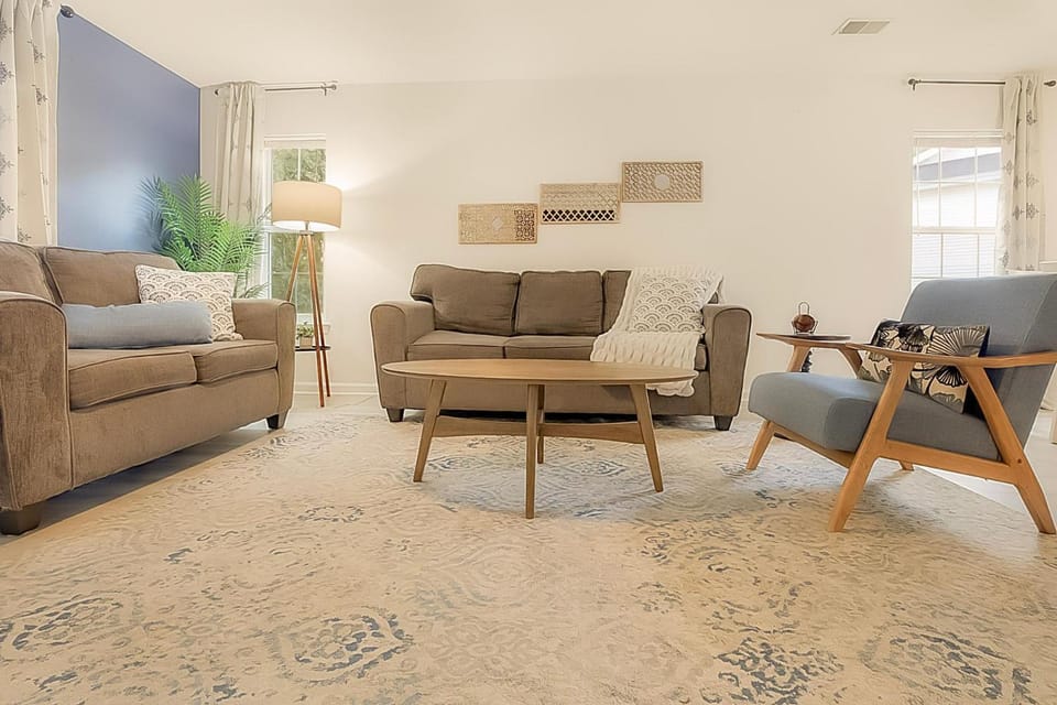 Living room, Seating area