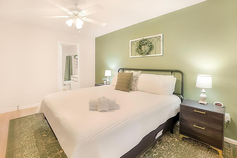 Bed, Bedroom