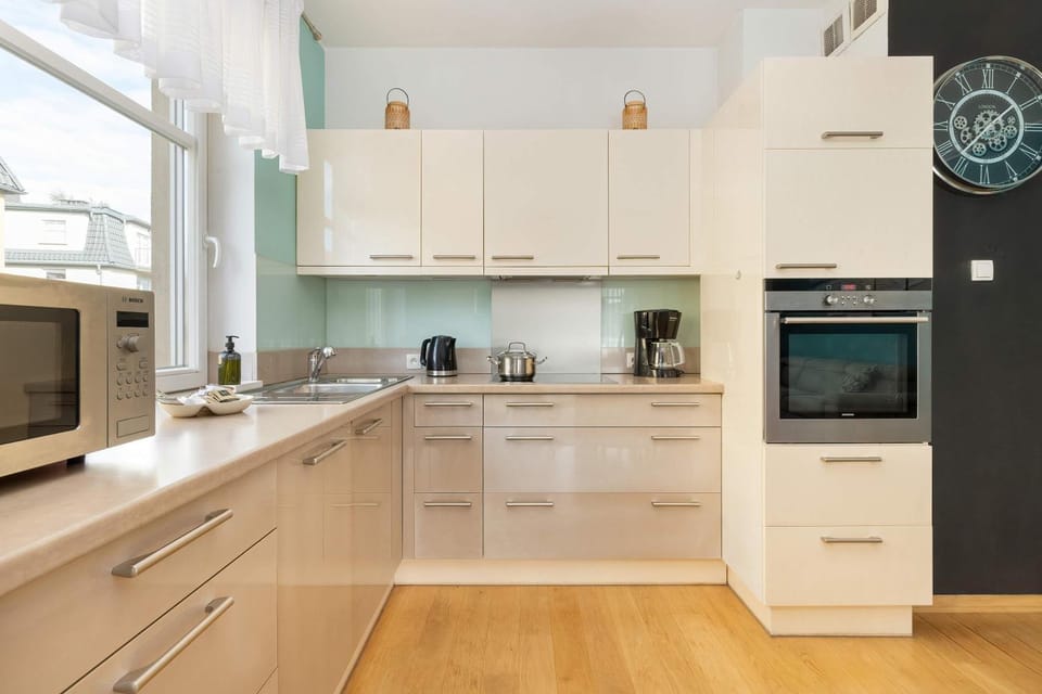 Coffee/tea facilities, Kitchen or kitchenette, dishwasher, oven, pet friendly, stove