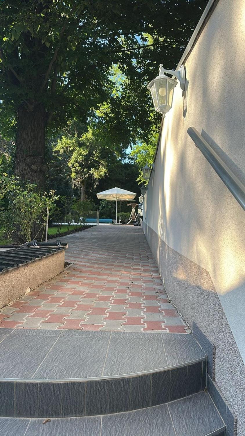 Patio, Garden, Swimming pool