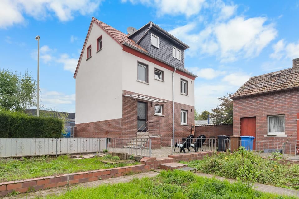 Property building, Garden