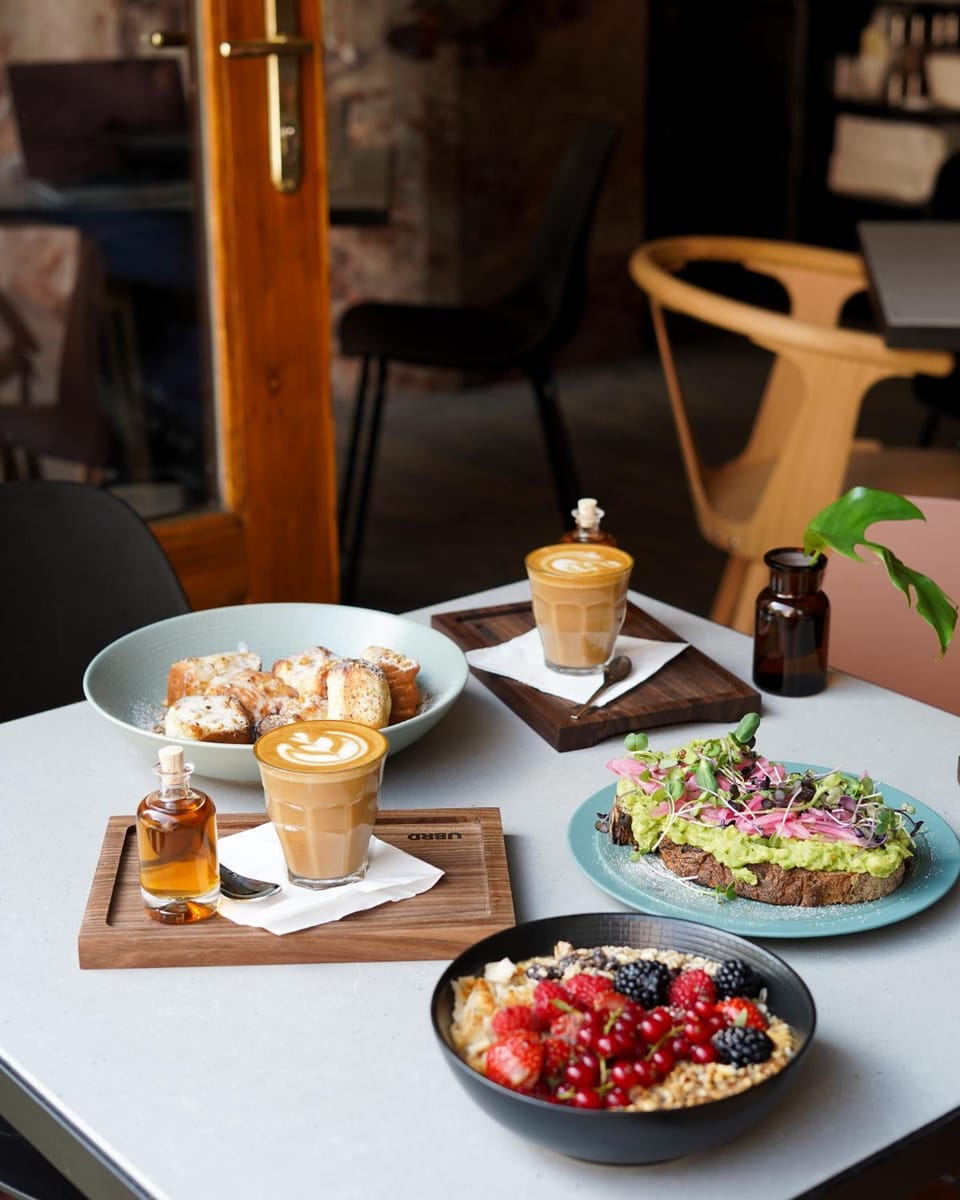 Restaurant/places to eat, Lounge or bar, Breakfast