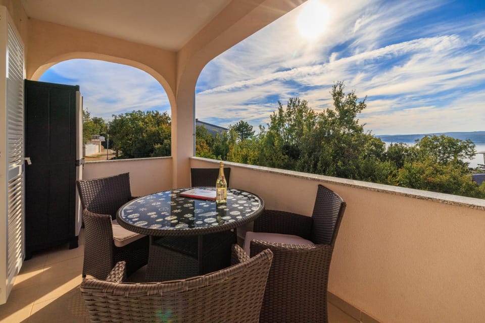 View (from property/room), Balcony/Terrace, Seating area, Sea view