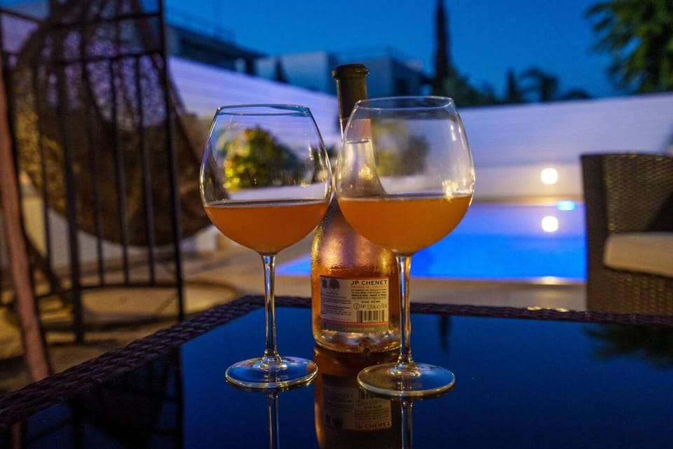 Patio, Night, Food and drinks, Pool view, Swimming pool, Drinks, Alcoholic drinks